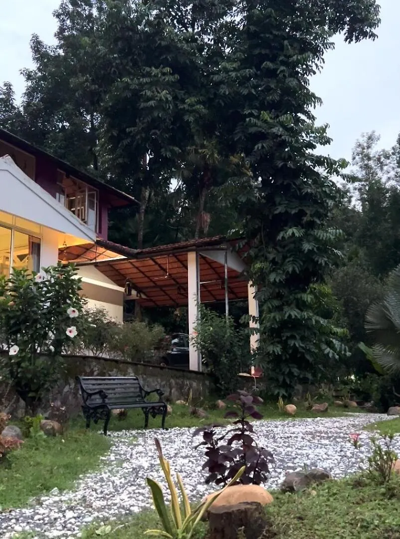 Vintage Coffee Estate 3 Bedrooms 1 Cottage Wayanad India